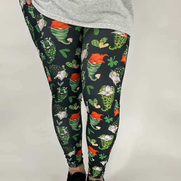 St Patty Gnome Leggings w/ Pockets TC2 - Picture 1 of 3